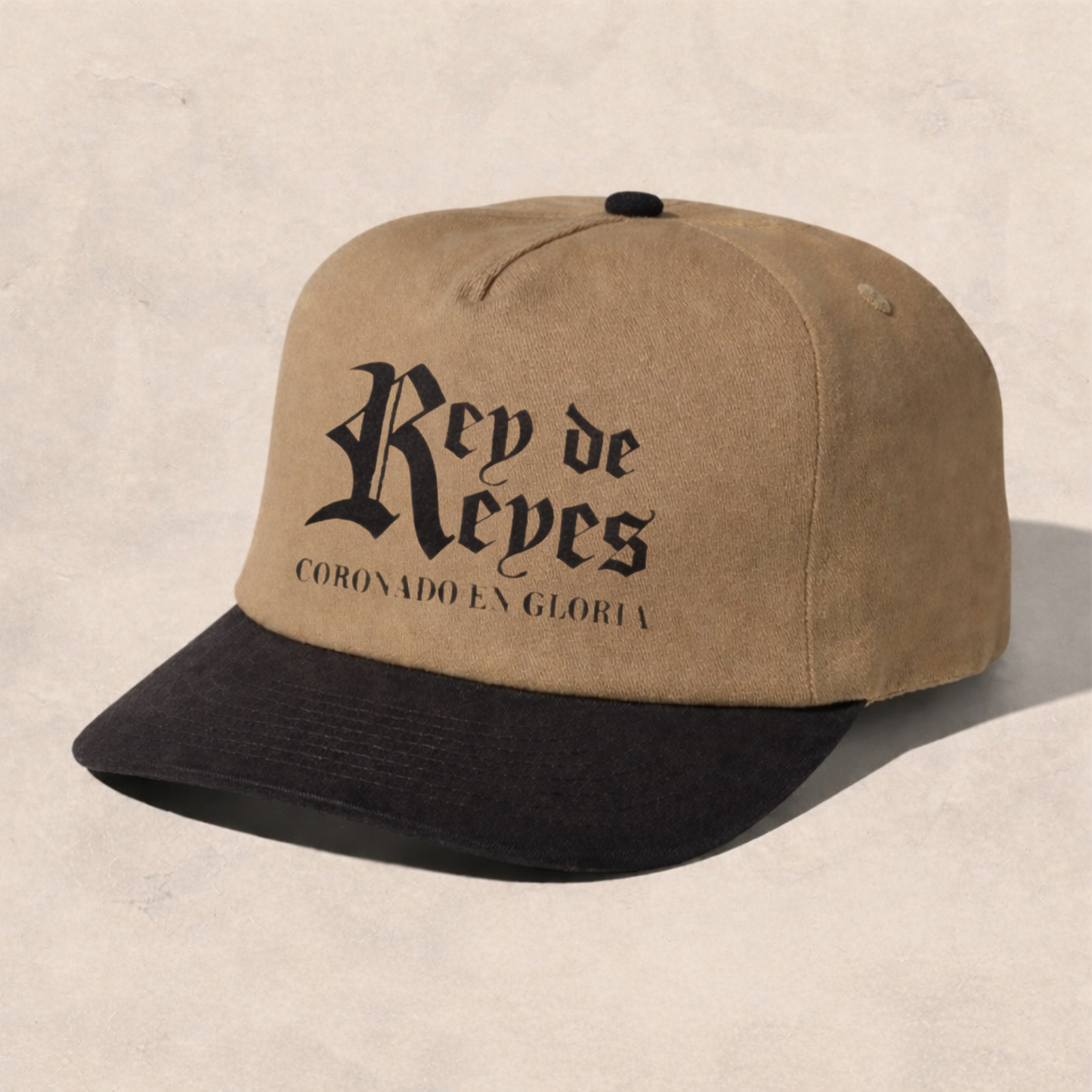 Gorra negra cristiana con texto Rey de Reyes