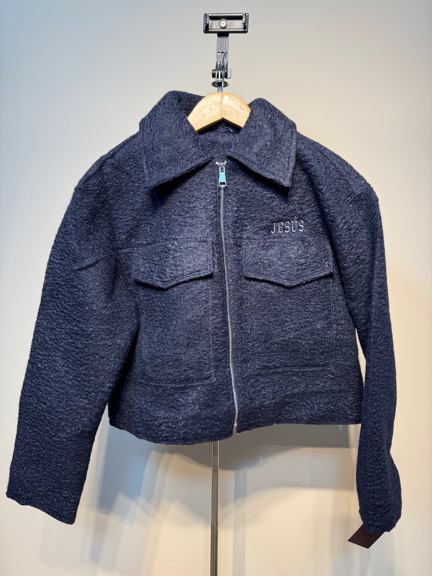 LIVE · Chaqueta Peludita Jesús