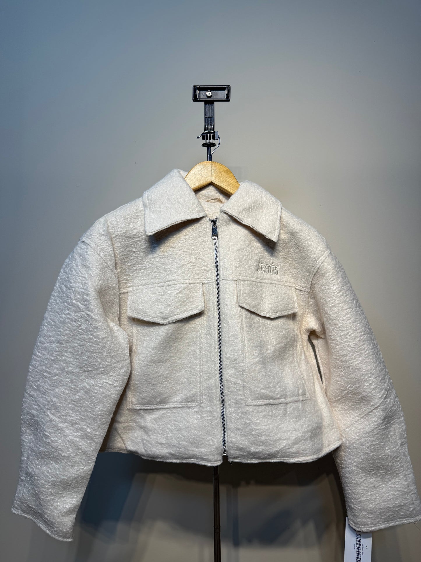 LIVE · Chaqueta Peludita Jesús