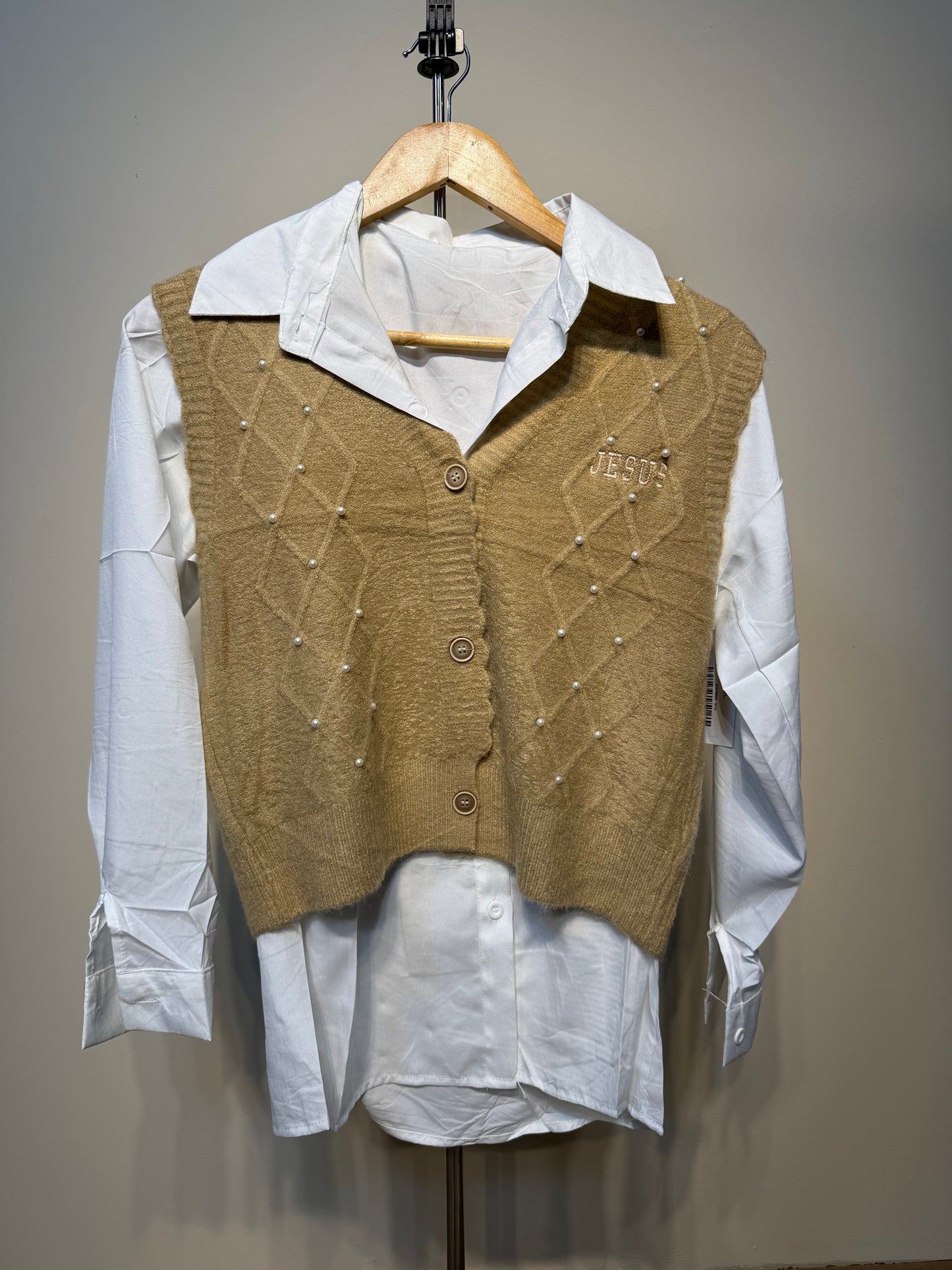 LIVE · Blusa con Chaleco perlado Jesus